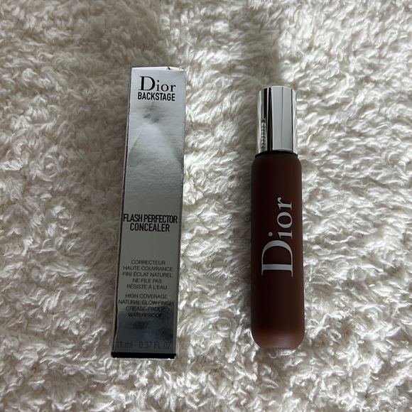 DIOR BACKSTAGE FLASH PERFECTOR CONCEALER- 9N - Picture 3 of 4